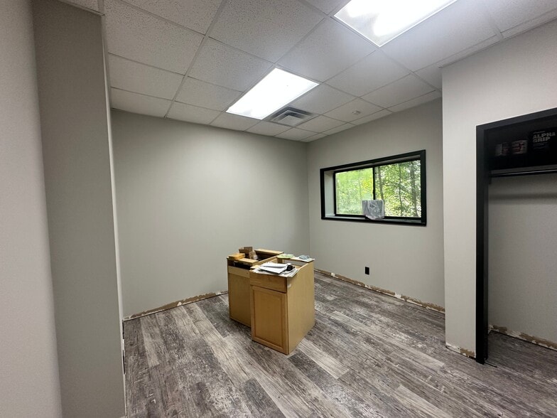 More Photos Of 4485 N Industrial Dr, Cumming Warehouse For Lease