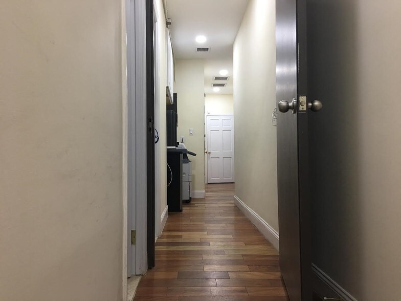 More Photos Of 295-297 Broadway, Brooklyn Apartments For Lease