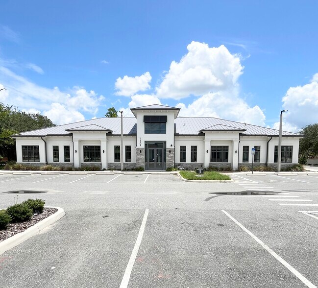 Primary Photo Of 16608 Sunrise Lakes Blvd, Clermont Medical For Sale
