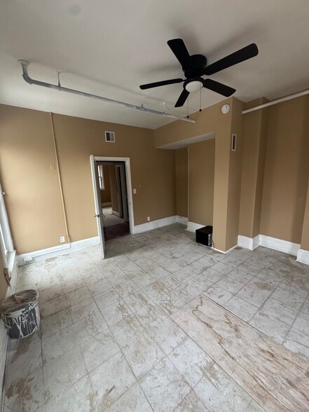 More Photos Of 2449 Shirley Ave, Baltimore Flex For Sale