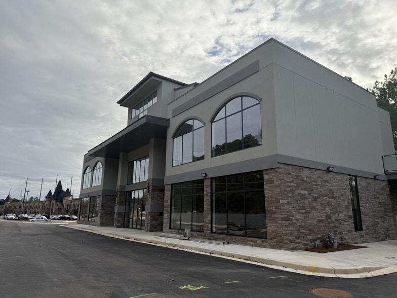 More Photos Of 4560 Satellite Blvd, Duluth General Retail For Lease