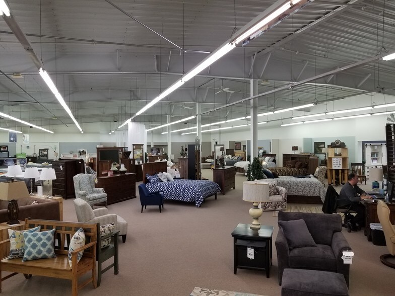 More Photos Of 310 34th Ave W, Alexandria Freestanding For Sale