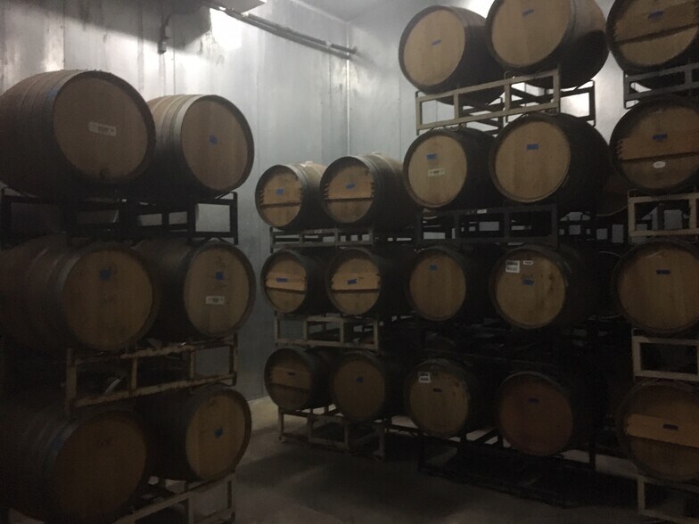 More Photos Of 6917 Mccomber St, Sacramento Warehouse For Sale