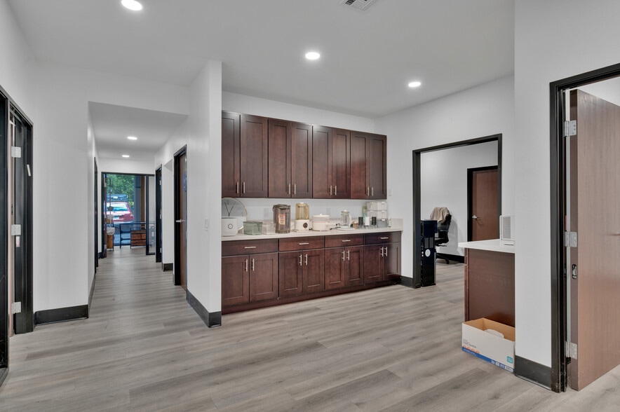 More Photos Of 23231 Vista Grande Dr, Laguna Hills Warehouse For Sale