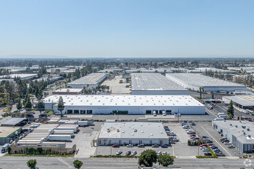 More Photos Of 15605 Cornet St, Santa Fe Springs Warehouse For Lease