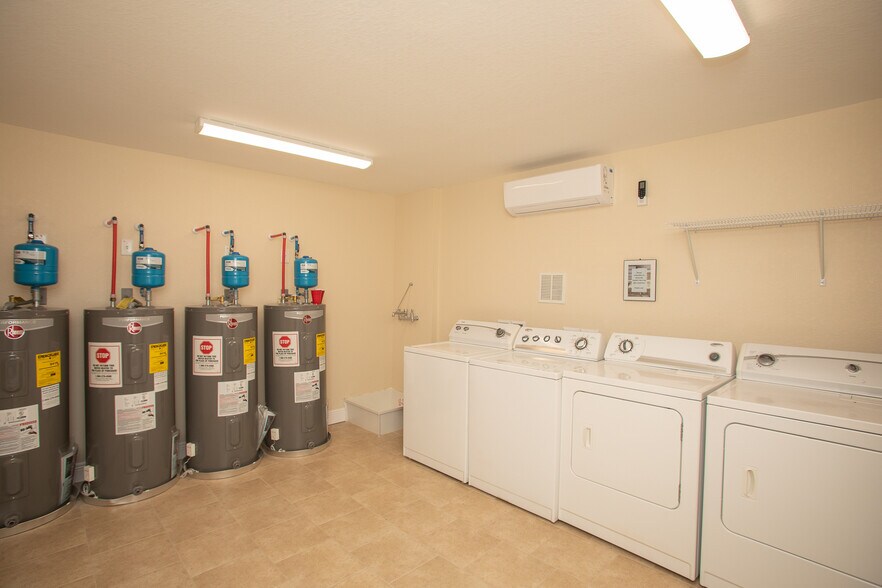 More Photos Of 915 E Palmetto St, Lakeland Apartments For Sale