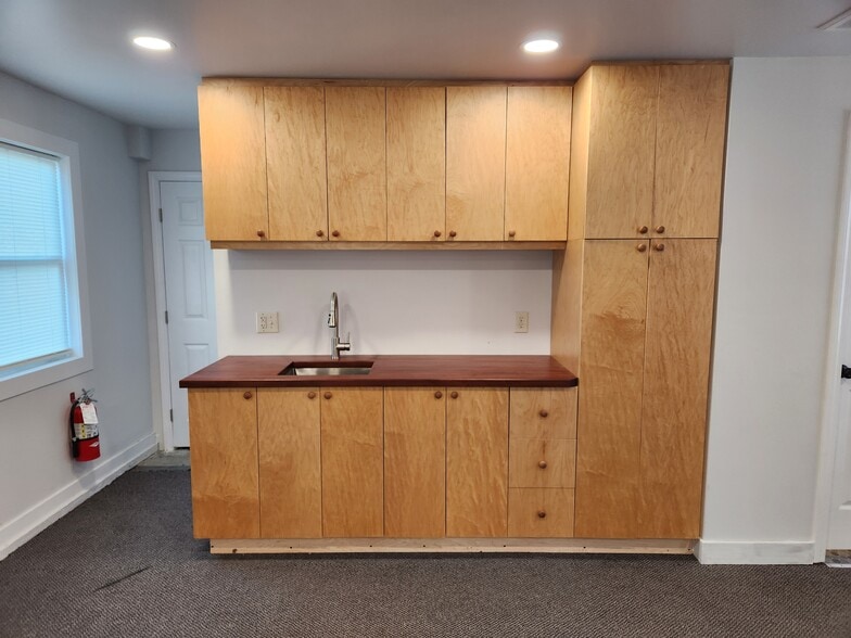 More Photos Of 13 Elm Ct, Easton Office For Lease