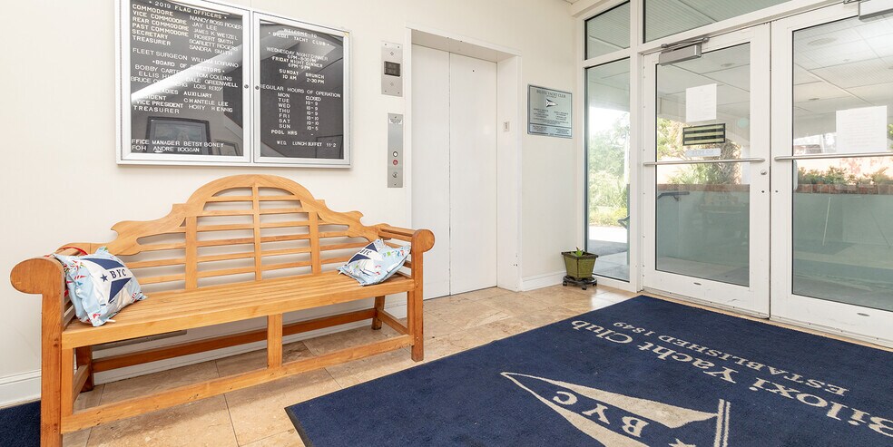 More Photos Of 408 Beach Blvd, Biloxi Freestanding For Sale