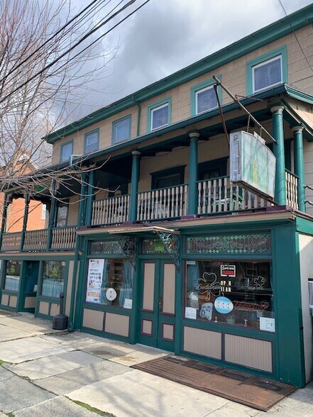 More Photos Of 735 Front St, Catasauqua General Retail For Sale