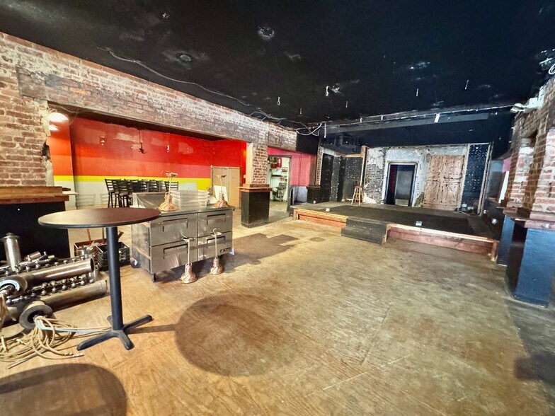 More Photos Of 2600-2610 Pettit Ave, Bellmore Storefront Retail Office For Sale