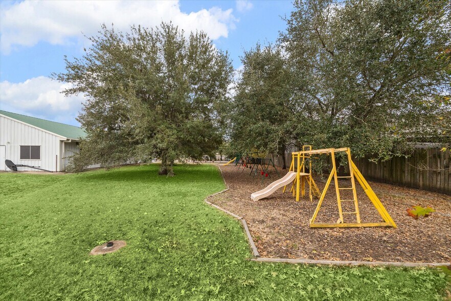 More Photos Of 12500 W Bellfort Ave, Houston Schools For Sale