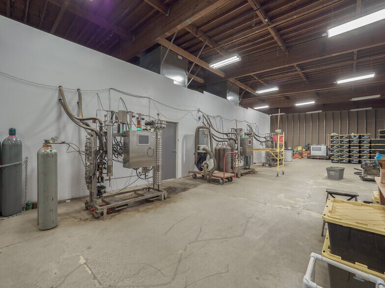 More Photos Of 630 SW Walnut St, Hillsboro Warehouse For Sale