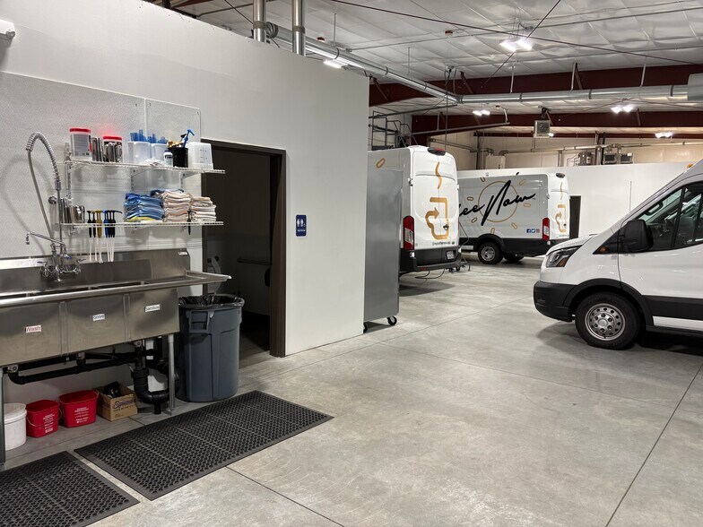 More Photos Of 2504 Manufacturing Ln, Richland Industrial For Lease