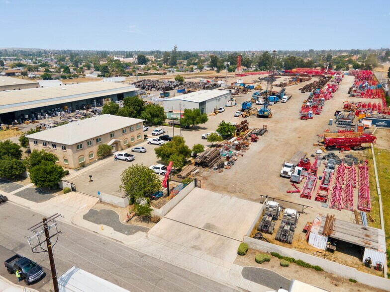 More Photos Of 8375 S Almeria Ave, Fontana Contractor Storage Yard For Lease