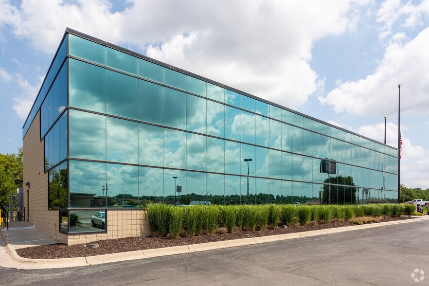 More Photos Of 13750 Millard Ave, Omaha Loft Creative Space For Lease