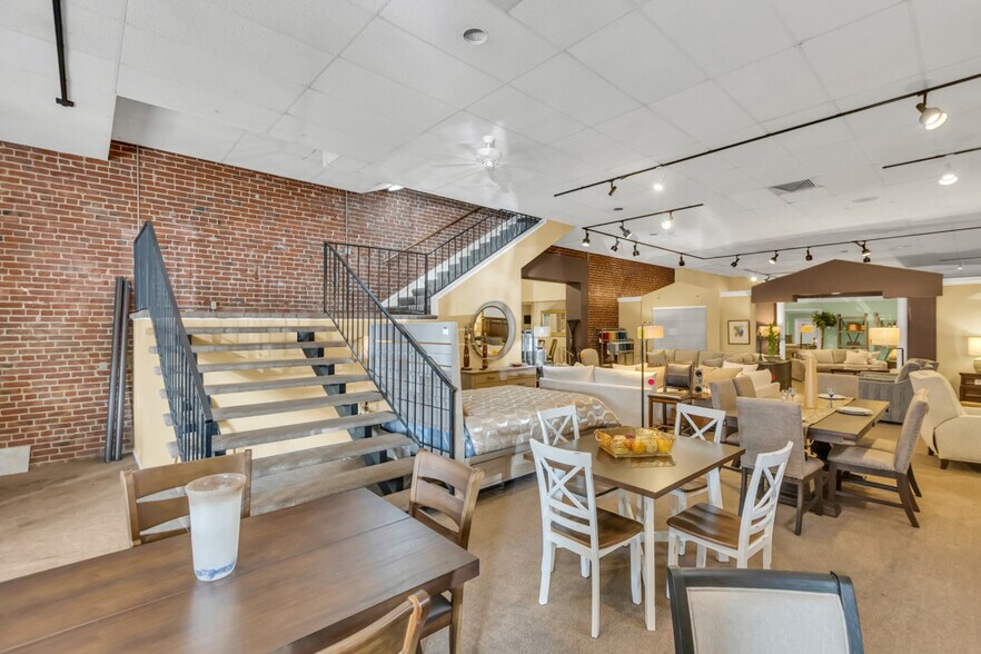 More Photos Of 10 S School St, Lodi Storefront Retail Office For Sale