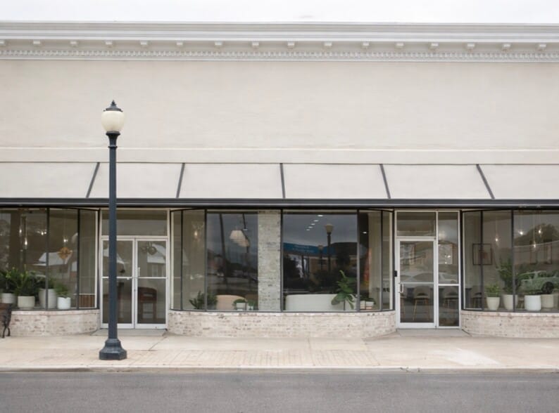 More Photos Of 9 NE Park Ave, Baxley General Retail For Sale