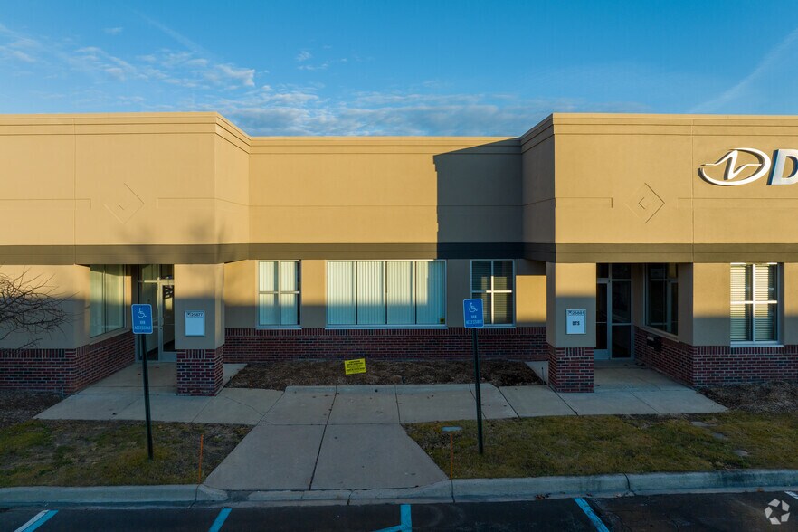 More Photos Of 25873-25893 Meadowbrook Rd, Novi Flex For Sale