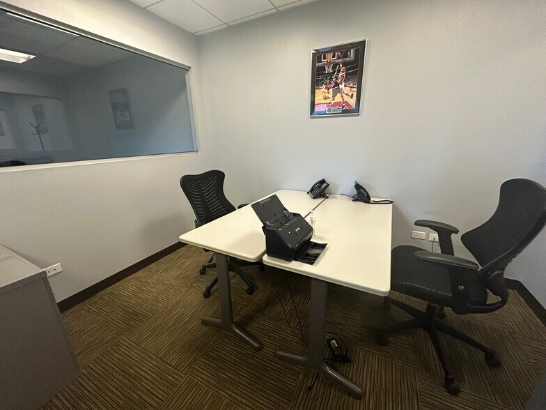 More Photos Of 111 N Wabash Ave, Chicago Office For Lease