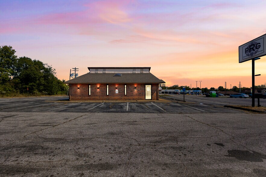 More Photos Of 8600 Daniel Dunkin Commercial Blvd, Pevely General Retail For Sale