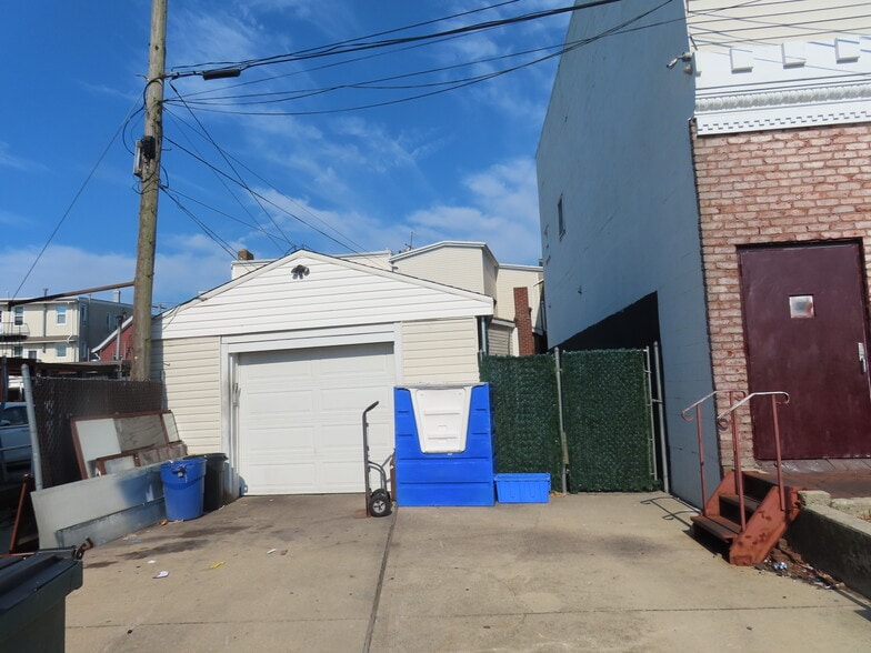 More Photos Of 65 Deer Park Ave, Babylon Storefront Retail Residential For Sale