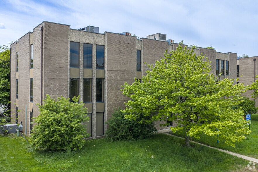 More Photos Of 17926 S Halsted St, Homewood Office For Sale