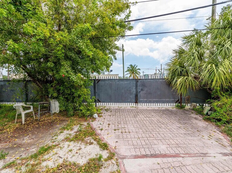 More Photos Of 400 NW 1st St, Dania Beach Land For Sale