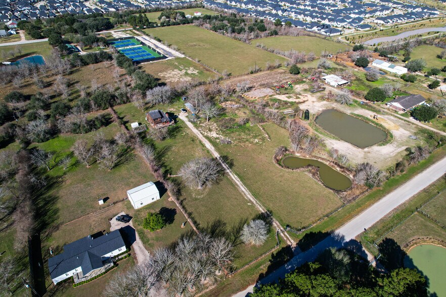 More Photos Of 6250 N Mallard Dr, Fulshear Land For Lease