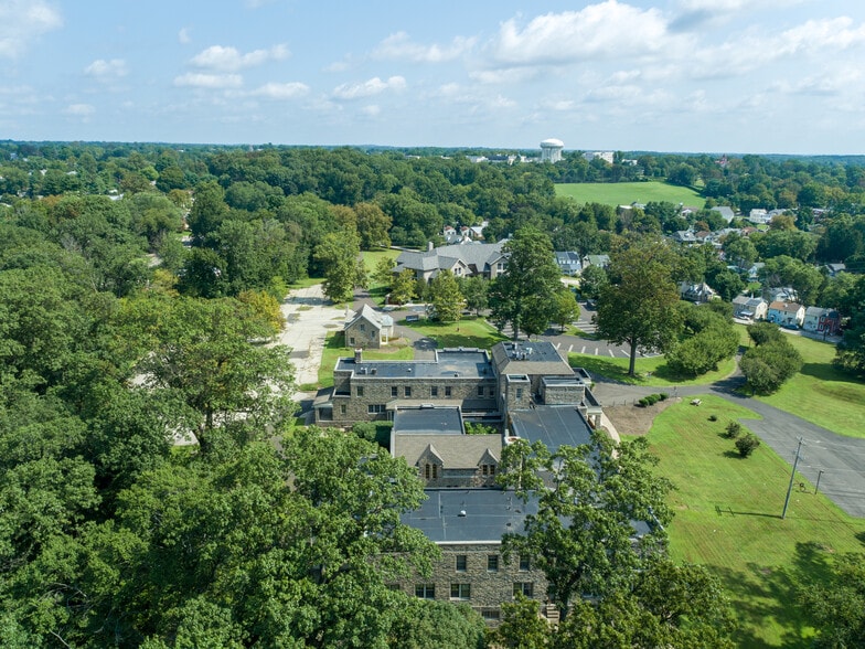 More Photos Of 100 W Laurel Ave, Cheltenham Township Office For Lease