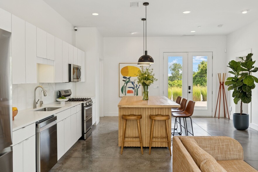 More Photos Of 2517 White Ave, Nashville Office Residential For Sale