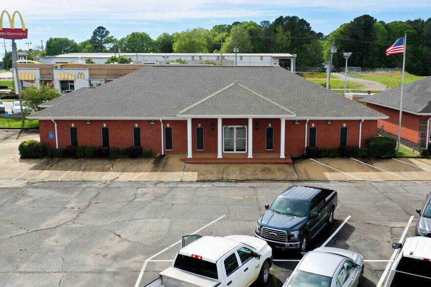 More Photos Of 506 Highway 16 W, Carthage Office For Sale