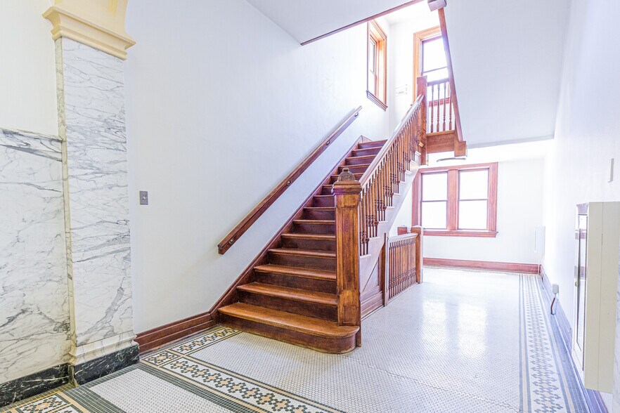More Photos Of 429 E Vermont St, Indianapolis Loft Creative Space For Sale
