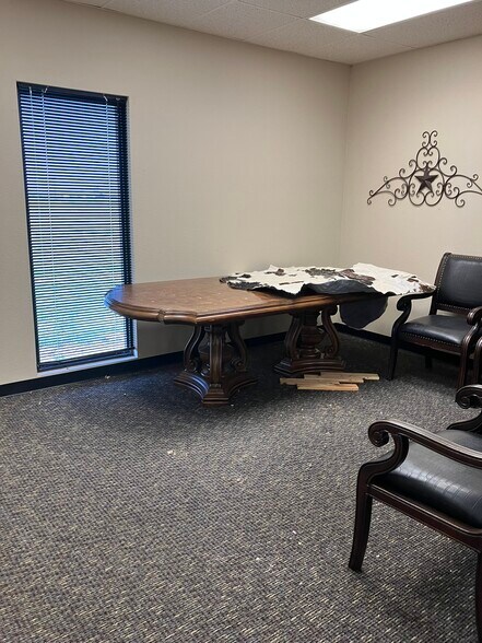 More Photos Of 3218 N Quincy St, Plainview Office For Sale