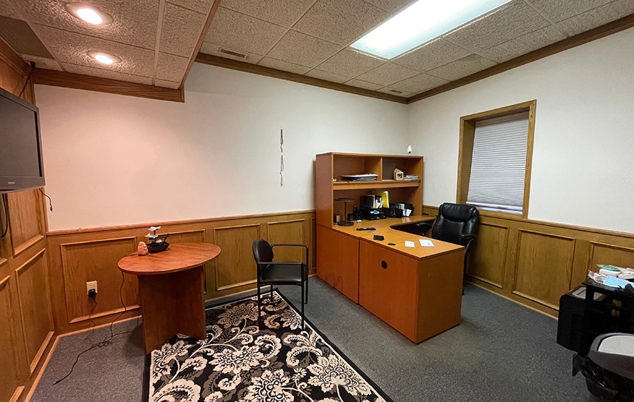 More Photos Of 545 Telfer St S, Winnipeg Storefront Retail Office For Sale