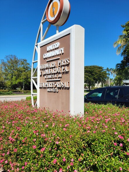 More Photos Of 3200 Tamiami Trl N, Naples Storefront Retail Office For Lease