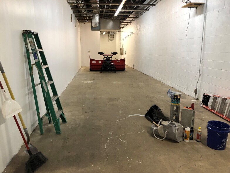 More Photos Of 610 N Greece Rd, Rochester Unknown For Lease