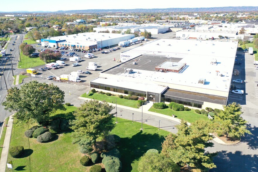 More Photos Of 1764 New Durham Rd, South Plainfield Distribution For Lease