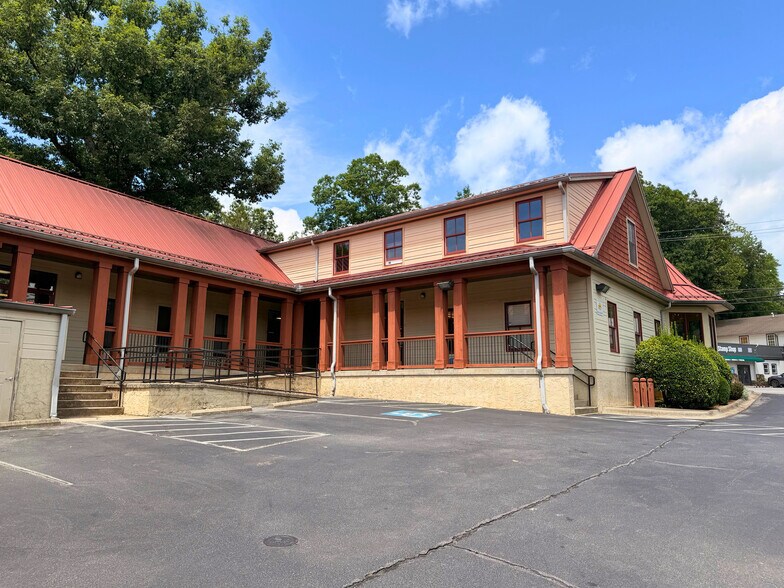 More Photos Of 206 E State St, Black Mountain Office For Lease