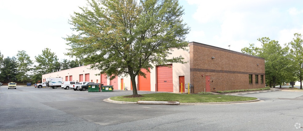More Photos Of 9201-9225 Hampton Overlook, Capitol Heights Light Distribution For Lease