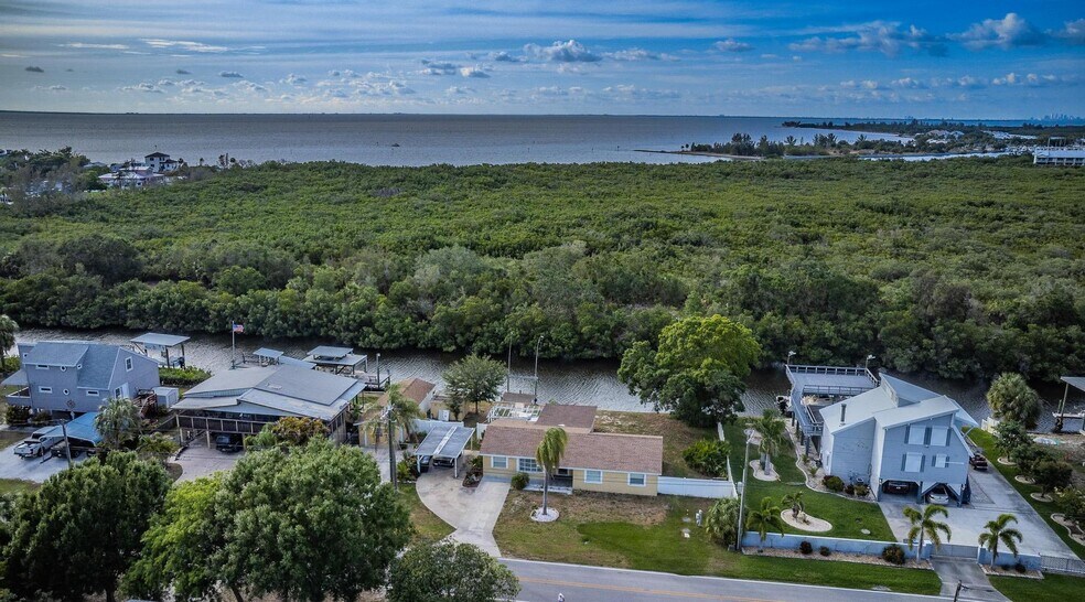 More Photos Of 3225 W Shell Point Rd, Ruskin Apartments For Sale