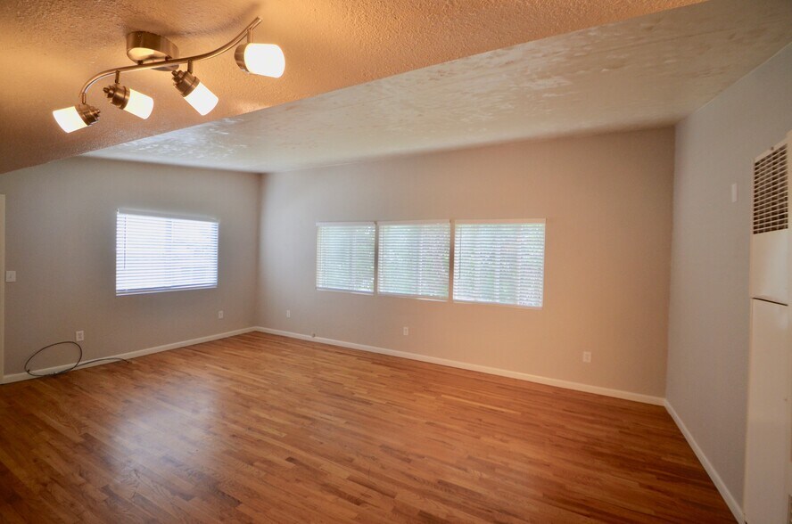 More Photos Of 1022 S Arbutus St, Lakewood Multifamily For Sale