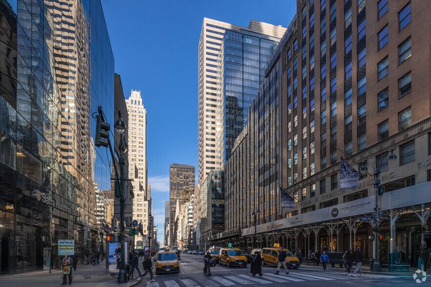 More Photos Of 575 Fifth Ave, New York Office For Lease