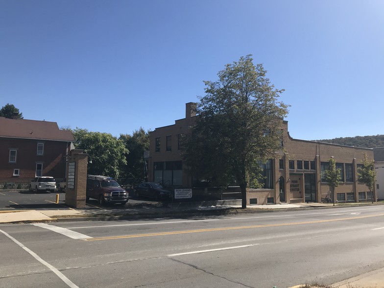 Primary Photo Of 310-316 Penn St, Hollidaysburg Office For Lease