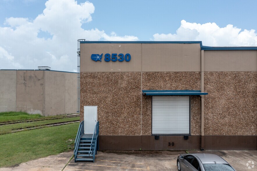 More Photos Of 8500 Market St, Houston Unknown For Lease