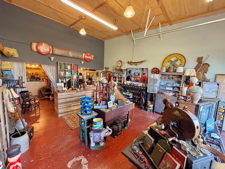 More Photos Of 625 Railroad Sq, Tallahassee Warehouse For Sale