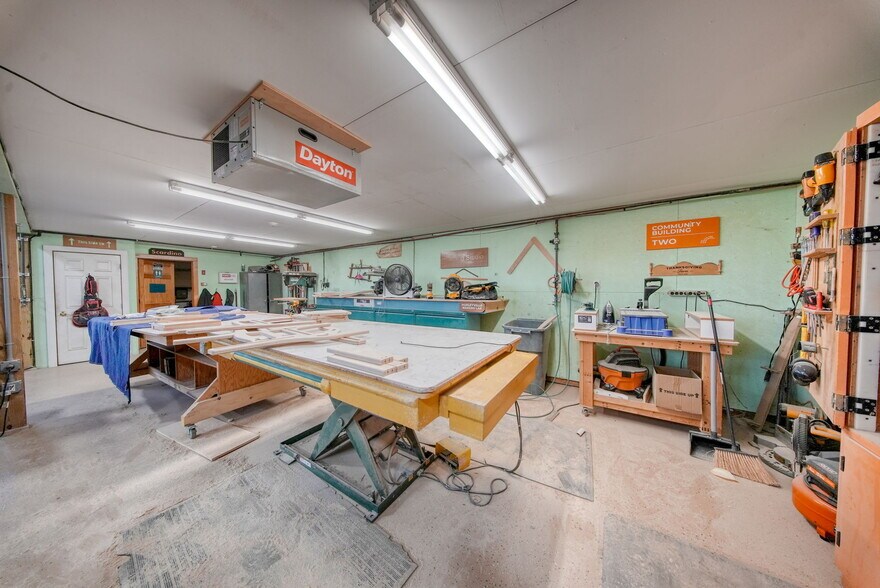 More Photos Of 26 Holland rd, Ferndale Manufacturing For Sale