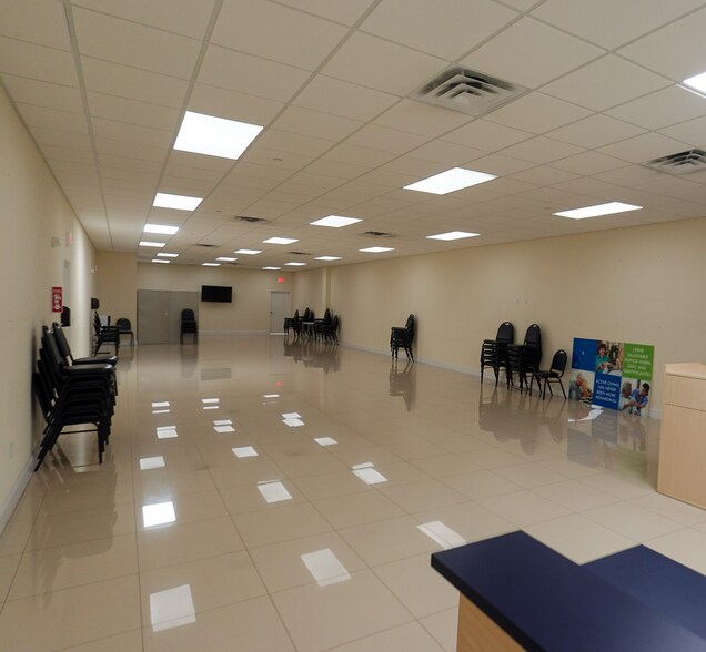 More Photos Of 6623 S Zarzamora St, San Antonio Freestanding For Lease