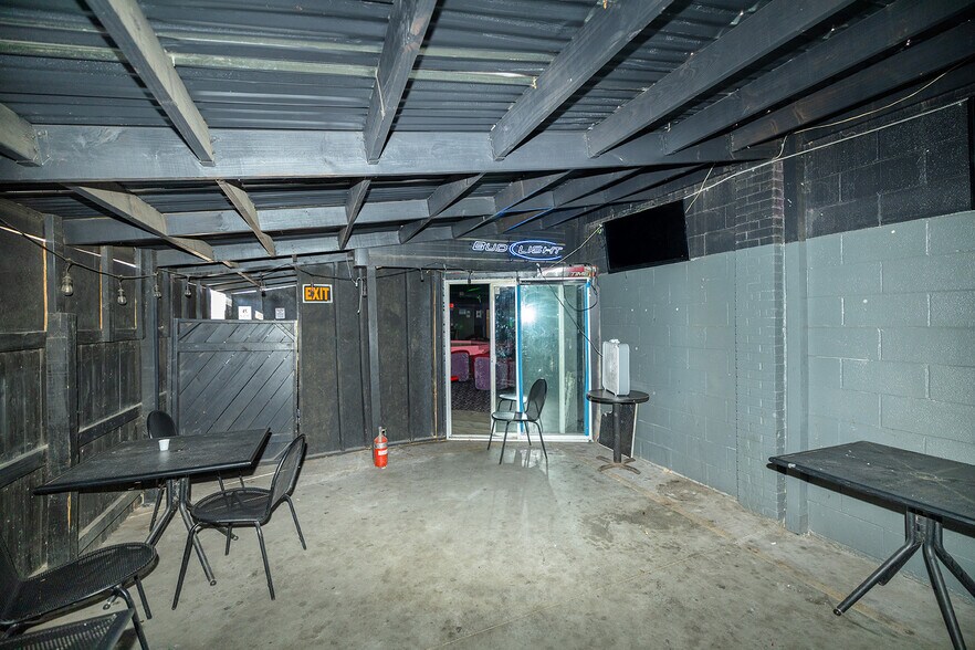 More Photos Of 212 W Harry St, Wichita Bar For Sale