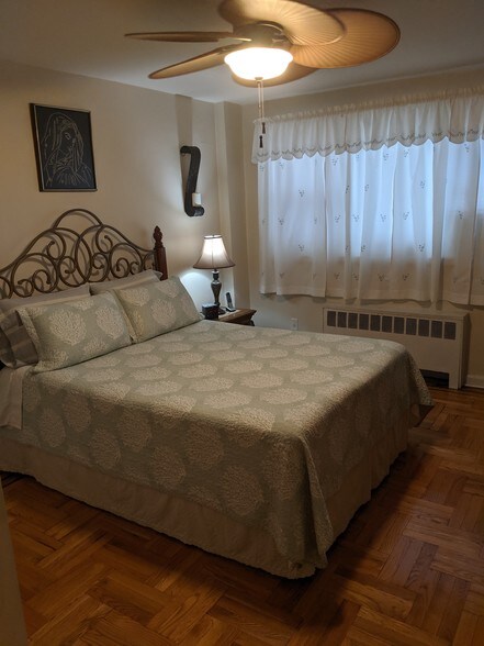 More Photos Of 974-976 E Gun Hill Rd, Bronx Storefront Retail Residential For Sale