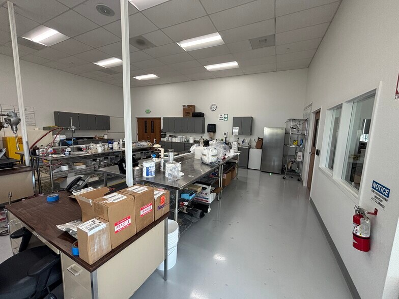 More Photos Of 1891 16th St SE, Salem Warehouse For Sale
